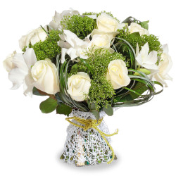 Праздничный букет живых цветов «Снежная гармония»