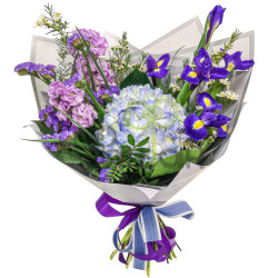 Букет из цветов ручной работы «Магия лепестков»