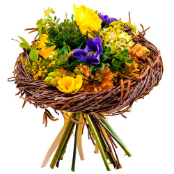 Красивый букет из ароматных цветов «Лесная сказка»