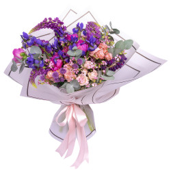 Авторский букет из цветов «Лепестковый фейерверк»