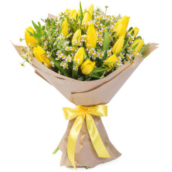 Букет с тюльпанами и ромашками «Солнечное очарование»
