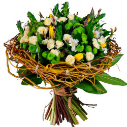 Красивый букет из цветов «Ароматный аккорд»