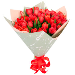 Букет из красных тюльпанов «Алый восторг»