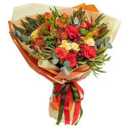 Флористический букет «Огненный шарм»