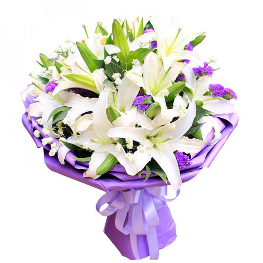 Букет из лилий и гипсофил «Нежные грёзы»