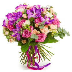 Праздничный цветочный букет «Тайные грёзы»