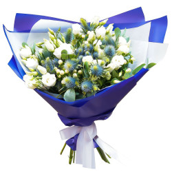 Авторский букет свежих цветов «Ледяной вихрь»