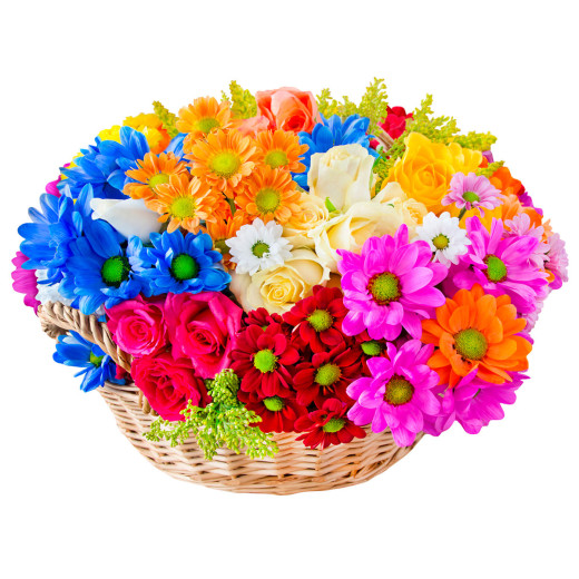Цветочная композиция в корзине «Лепестковая магия»