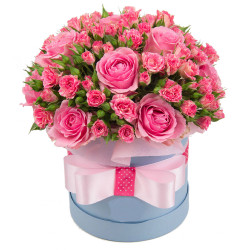 Шикарный букет роз в коробке «Розовая мечта»
