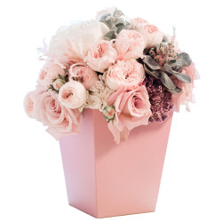 Цветы в квадратной коробке «Сахарная нега»