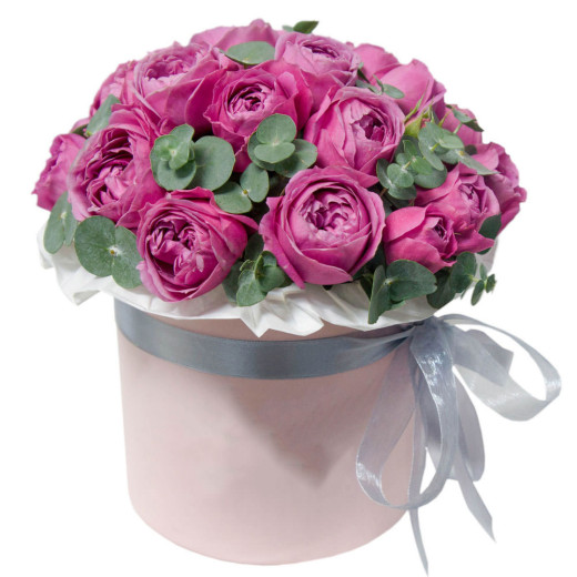 Пионовидные розы в шляпной коробке «Весенняя соната»