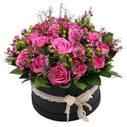 Букет в шляпной коробке «Розовое очарование»