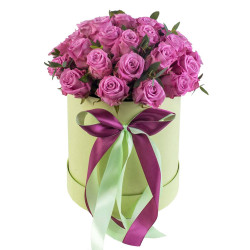 Шляпная коробка с розами «Сиреневый каприз»