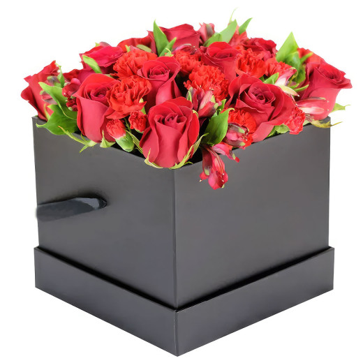 Цветочный бокс «Алые грёзы»