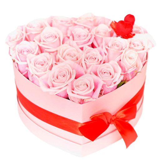 Коробка в виде сердца с розами «Цветочные грёзы»