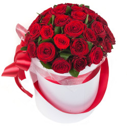 Букет роз в коробке «Огненные страсти»